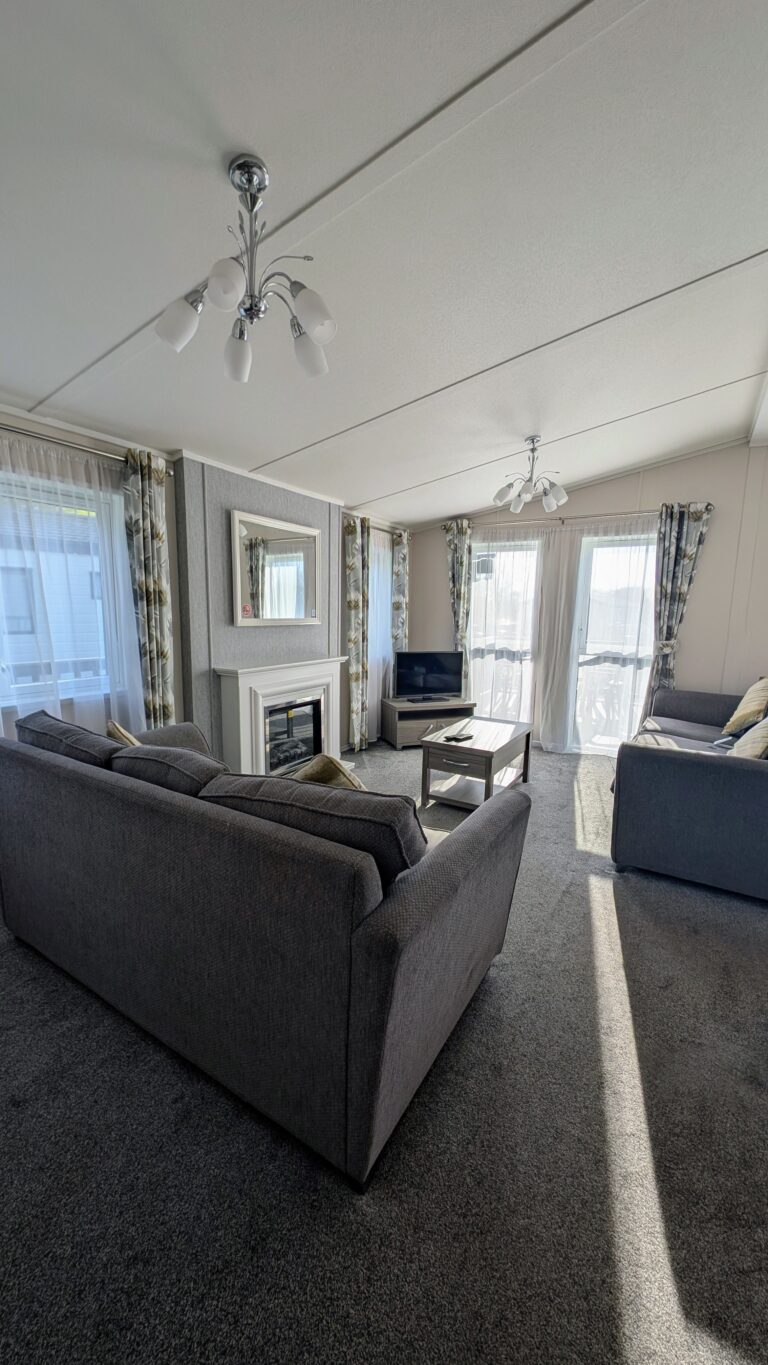 Hoburne Holiday Park, Cotswold Water Park Review